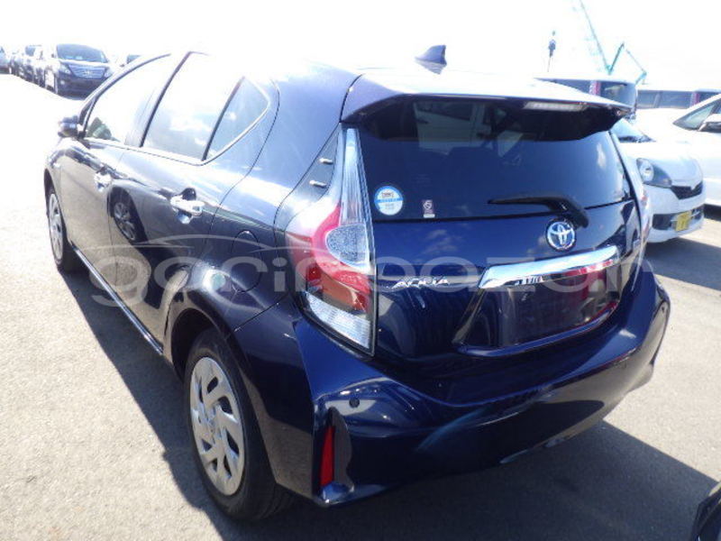 Big with watermark toyota aqua dhaka dhaka 13330