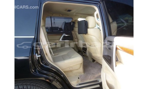 Buy Import 2016 Toyota Land Cruiser in Import - Dubai, Bandarban Buy Import 2016 Toyota Land Cruiser in Import - Dubai, Bandarban