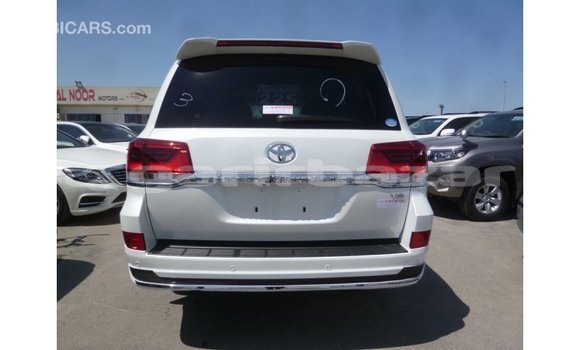 Buy Import 2019 Toyota Land Cruiser in Import - Dubai, Bandarban Buy Import 2019 Toyota Land Cruiser in Import - Dubai, Bandarban