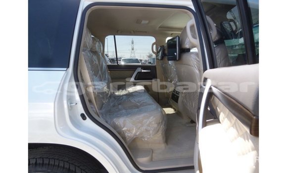Buy Import 2019 Toyota Land Cruiser in Import - Dubai, Bandarban Buy Import 2019 Toyota Land Cruiser in Import - Dubai, Bandarban