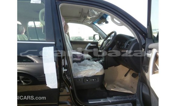 Buy Import 2019 Toyota Land Cruiser in Import - Dubai, Bandarban Buy Import 2019 Toyota Land Cruiser in Import - Dubai, Bandarban