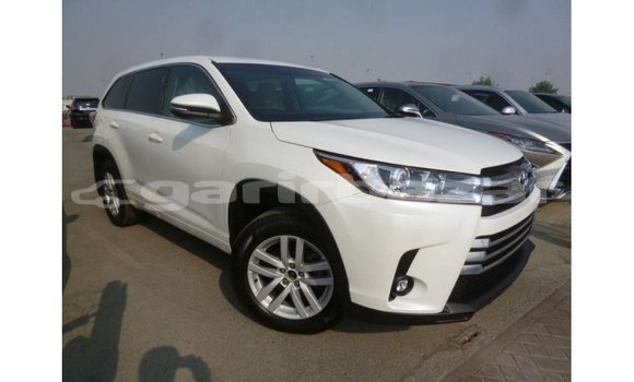 Buy Import 2015 Toyota Kluger in Import - Dubai, Bandarban Buy Import 2015 Toyota Kluger in Import - Dubai, Bandarban