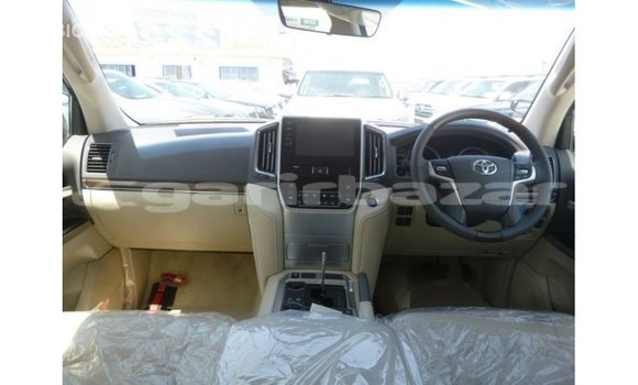 Buy Import 2018 Toyota Land Cruiser in Import - Dubai, Bandarban Buy Import 2018 Toyota Land Cruiser in Import - Dubai, Bandarban