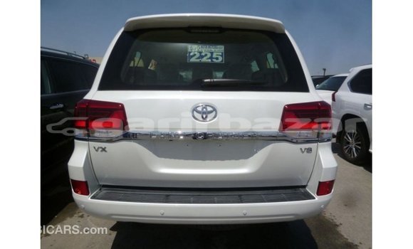 Buy Import 2018 Toyota Land Cruiser in Import - Dubai, Bandarban Buy Import 2018 Toyota Land Cruiser in Import - Dubai, Bandarban