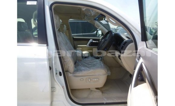 Buy Import 2018 Toyota Land Cruiser in Import - Dubai, Bandarban Buy Import 2018 Toyota Land Cruiser in Import - Dubai, Bandarban