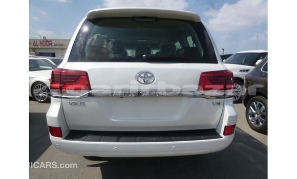 Buy Import 2018 Toyota Land Cruiser in Import - Dubai, Bandarban Buy Import 2018 Toyota Land Cruiser in Import - Dubai, Bandarban
