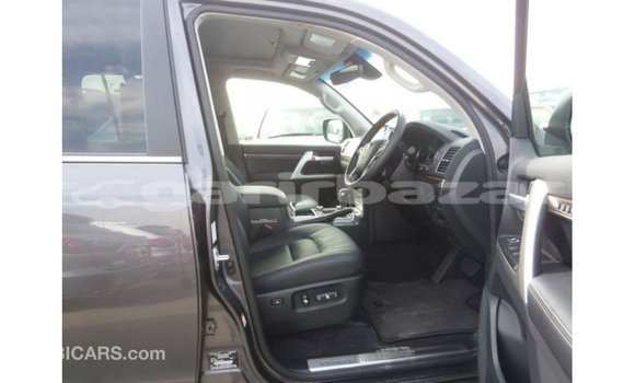 Buy Import 2018 Toyota Land Cruiser in Import - Dubai, Bandarban Buy Import 2018 Toyota Land Cruiser in Import - Dubai, Bandarban