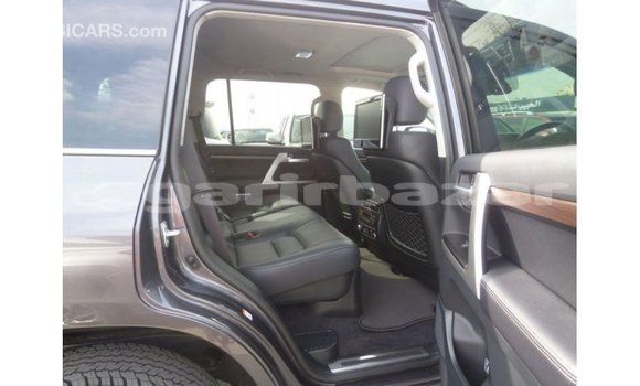 Buy Import 2018 Toyota Land Cruiser in Import - Dubai, Bandarban Buy Import 2018 Toyota Land Cruiser in Import - Dubai, Bandarban