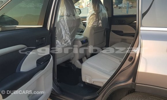 Buy Import 2014 Toyota Highlander in Import - Dubai, Bandarban Buy Import 2014 Toyota Highlander in Import - Dubai, Bandarban