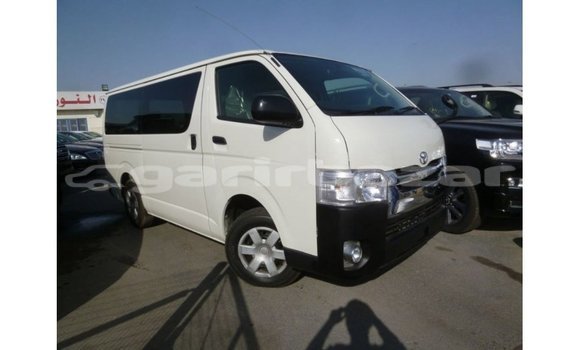 কেনা আমদানি Toyota Hiace White গাড়ী মধ্যে ইম্পোর্ট - দুবাই মধ্যে Bandarban কেনা আমদানি Toyota Hiace White গাড়ী মধ্যে ইম্পোর্ট - দুবাই মধ্যে Bandarban