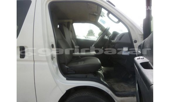 কেনা আমদানি Toyota Hiace White গাড়ী মধ্যে ইম্পোর্ট - দুবাই মধ্যে Bandarban কেনা আমদানি Toyota Hiace White গাড়ী মধ্যে ইম্পোর্ট - দুবাই মধ্যে Bandarban