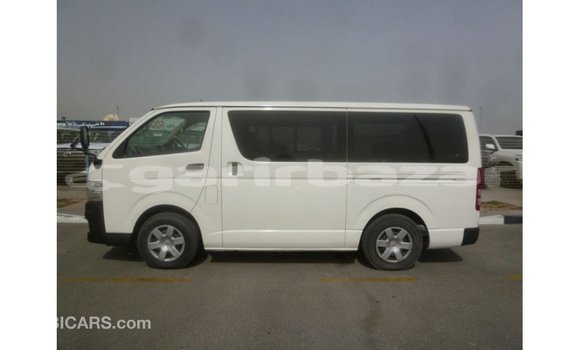 কেনা আমদানি Toyota Hiace White গাড়ী মধ্যে ইম্পোর্ট - দুবাই মধ্যে Bandarban কেনা আমদানি Toyota Hiace White গাড়ী মধ্যে ইম্পোর্ট - দুবাই মধ্যে Bandarban