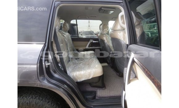 Buy Import 2014 Toyota Land Cruiser in Import - Dubai, Bandarban Buy Import 2014 Toyota Land Cruiser in Import - Dubai, Bandarban