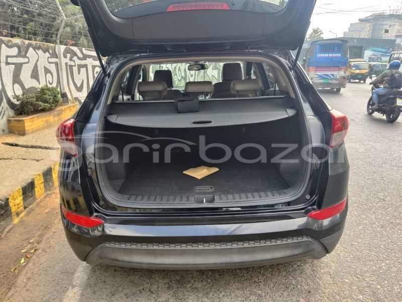 Big with watermark hyundai tucson 15454