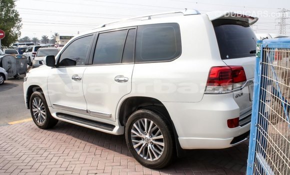 কেনা আমদানি Toyota Land Cruiser White গাড়ী মধ্যে ইম্পোর্ট - দুবাই মধ্যে Bandarban কেনা আমদানি Toyota Land Cruiser White গাড়ী মধ্যে ইম্পোর্ট - দুবাই মধ্যে Bandarban