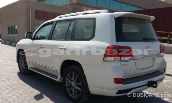 কেনা আমদানি Toyota Land Cruiser White গাড়ী মধ্যে ইম্পোর্ট - দুবাই মধ্যে Bandarban কেনা আমদানি Toyota Land Cruiser White গাড়ী মধ্যে ইম্পোর্ট - দুবাই মধ্যে Bandarban