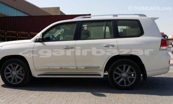 কেনা আমদানি Toyota Land Cruiser White গাড়ী মধ্যে ইম্পোর্ট - দুবাই মধ্যে Bandarban কেনা আমদানি Toyota Land Cruiser White গাড়ী মধ্যে ইম্পোর্ট - দুবাই মধ্যে Bandarban