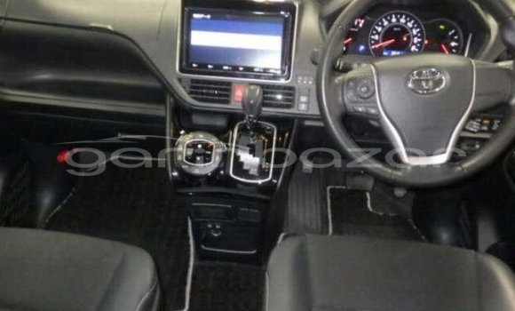 Buy Used 2019 Toyota Noah in Badarganj, Rangpur Buy Used 2019 Toyota Noah in Badarganj, Rangpur
