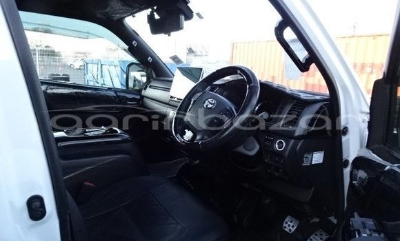 Buy Used 2019 Toyota Hiace in Bajitpur, Kishorganj Buy Used 2019 Toyota Hiace in Bajitpur, Kishorganj