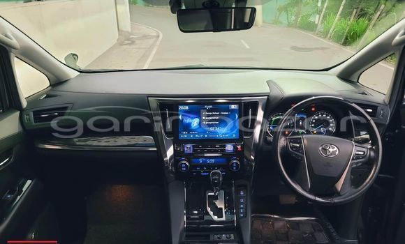 Buy Used 2020 Toyota Alphard in Bagerhat, Khulna Buy Used 2020 Toyota Alphard in Bagerhat, Khulna