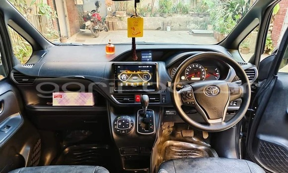 কেনা ব্যবহৃত Toyota Noah Black গাড়ী মধ্যে অভয়নগর মধ্যে Jessor কেনা ব্যবহৃত Toyota Noah Black গাড়ী মধ্যে অভয়নগর মধ্যে Jessor