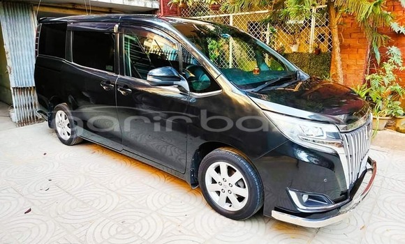 কেনা ব্যবহৃত Toyota Noah Black গাড়ী মধ্যে অভয়নগর মধ্যে Jessor কেনা ব্যবহৃত Toyota Noah Black গাড়ী মধ্যে অভয়নগর মধ্যে Jessor