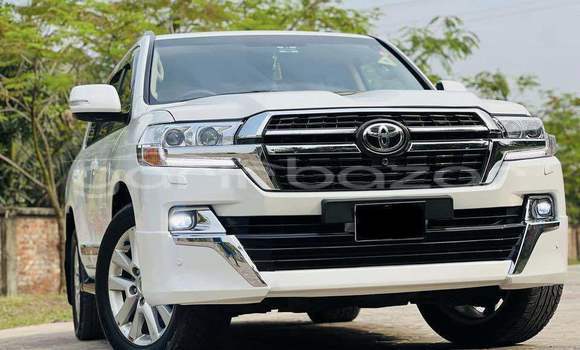 Buy Used 2021 Toyota Land Cruiser in Badarganj, Rangpur Buy Used 2021 Toyota Land Cruiser in Badarganj, Rangpur