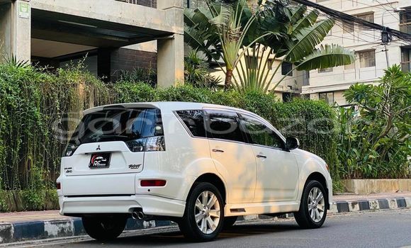 Buy Used 2021 Mitsubishi outlandar in Bajitpur, Kishorganj Buy Used 2021 Mitsubishi outlandar in Bajitpur, Kishorganj