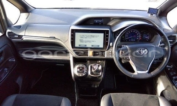 Buy Used 2021 Toyota Esquire in Badarganj, Rangpur Buy Used 2021 Toyota Esquire in Badarganj, Rangpur