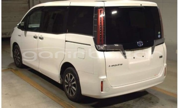Buy Used 2020 Toyota Esquire in Alamdanga, Chuadanga Buy Used 2020 Toyota Esquire in Alamdanga, Chuadanga