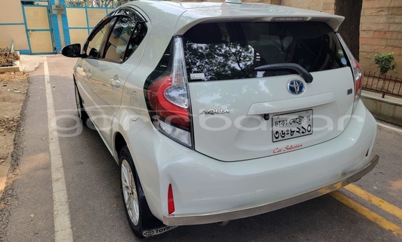 কেনা ব্যবহৃত Toyota Aqua White গাড়ী মধ্যে বদরগঞ্জ মধ্যে Rangpur কেনা ব্যবহৃত Toyota Aqua White গাড়ী মধ্যে বদরগঞ্জ মধ্যে Rangpur