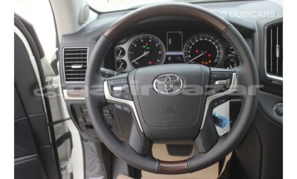 Buy Import 2019 Toyota Land Cruiser in Import - Dubai, Bandarban Buy Import 2019 Toyota Land Cruiser in Import - Dubai, Bandarban