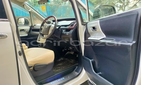 Buy Used 2021 Toyota Noah in Badarganj, Rangpur Buy Used 2021 Toyota Noah in Badarganj, Rangpur
