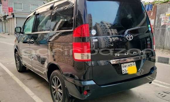 Buy Used 2020 Toyota Noah in Badarganj, Rangpur Buy Used 2020 Toyota Noah in Badarganj, Rangpur