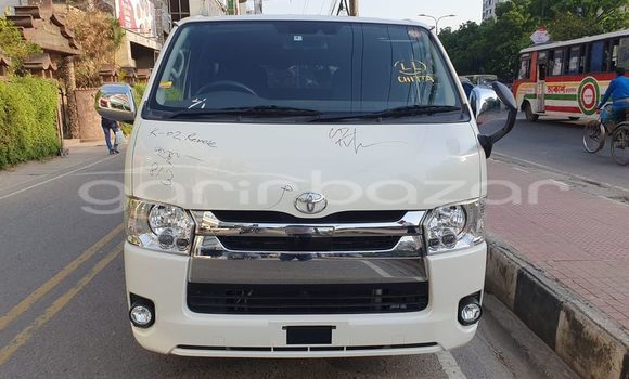 Buy Used 2021 Toyota Hiace in Bagerhat, Khulna Buy Used 2021 Toyota Hiace in Bagerhat, Khulna