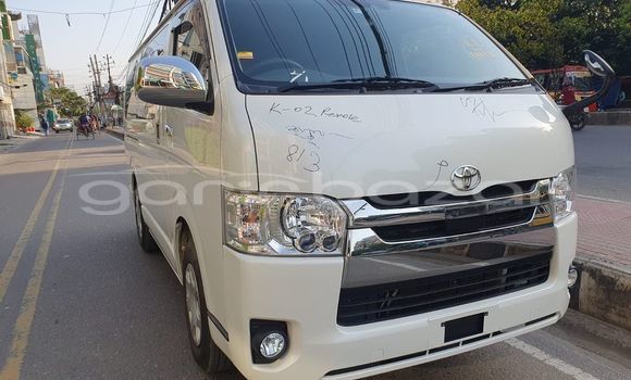 Buy Used 2021 Toyota Hiace in Bagerhat, Khulna Buy Used 2021 Toyota Hiace in Bagerhat, Khulna