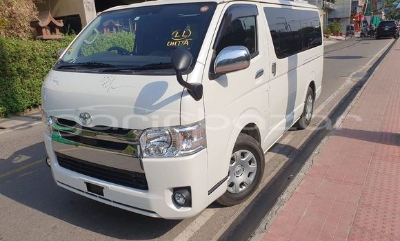 Buy Used 2021 Toyota Hiace in Bagerhat, Khulna Buy Used 2021 Toyota Hiace in Bagerhat, Khulna