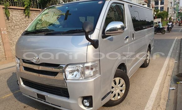 Buy Used 2020 Toyota Hiace in Bagerhat, Khulna Buy Used 2020 Toyota Hiace in Bagerhat, Khulna