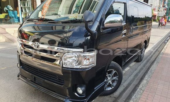 Buy Used 2021 Toyota Hiace in Bagerhat, Khulna Buy Used 2021 Toyota Hiace in Bagerhat, Khulna