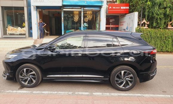 Buy Used 2022 Toyota Harrier in Badarganj, Rangpur Buy Used 2022 Toyota Harrier in Badarganj, Rangpur