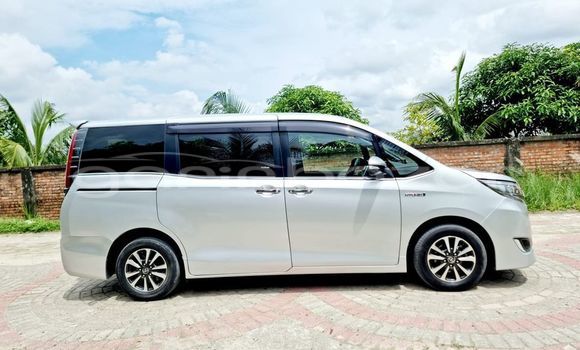 Buy Used 2021 Toyota Esquire in Bagerhat, Khulna Buy Used 2021 Toyota Esquire in Bagerhat, Khulna