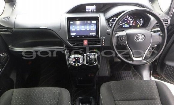 Buy Used 2021 Toyota Voxy in Badarganj, Rangpur Buy Used 2021 Toyota Voxy in Badarganj, Rangpur