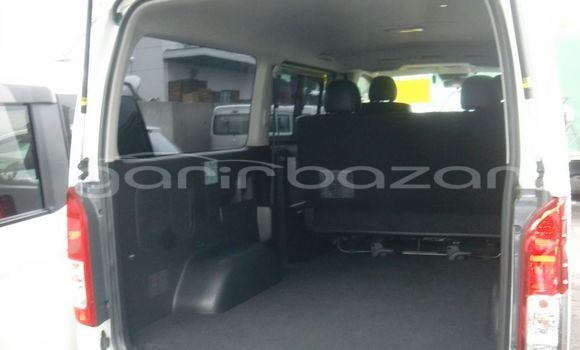 Buy Used 2022 Toyota Hiace in Badarganj, Rangpur Buy Used 2022 Toyota Hiace in Badarganj, Rangpur