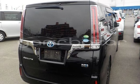 Buy Used 2021 Toyota Esquire in Badarganj, Rangpur Buy Used 2021 Toyota Esquire in Badarganj, Rangpur