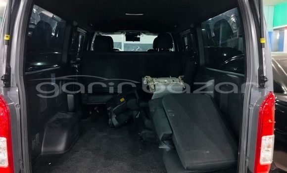 Buy Used 2021 Toyota Hiace in Bajitpur, Kishorganj Buy Used 2021 Toyota Hiace in Bajitpur, Kishorganj