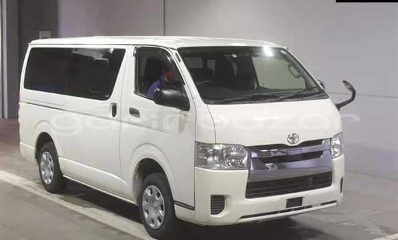 কেনা ব্যবহৃত Toyota Hiace White গাড়ী মধ্যে আলমডাঙ্গা মধ্যে Chuadanga কেনা ব্যবহৃত Toyota Hiace White গাড়ী মধ্যে আলমডাঙ্গা মধ্যে Chuadanga