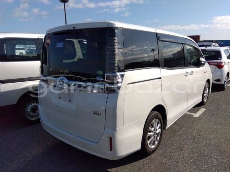 Big with watermark toyota voxy rangpur badarganj 16401