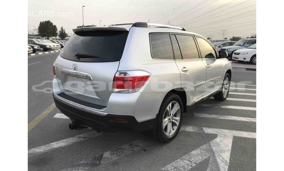 Buy Import 2013 Toyota Highlander in Import - Dubai, Bandarban Buy Import 2013 Toyota Highlander in Import - Dubai, Bandarban