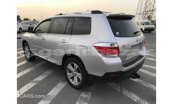 Buy Import 2013 Toyota Highlander in Import - Dubai, Bandarban Buy Import 2013 Toyota Highlander in Import - Dubai, Bandarban