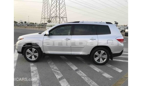 Buy Import 2013 Toyota Highlander in Import - Dubai, Bandarban Buy Import 2013 Toyota Highlander in Import - Dubai, Bandarban